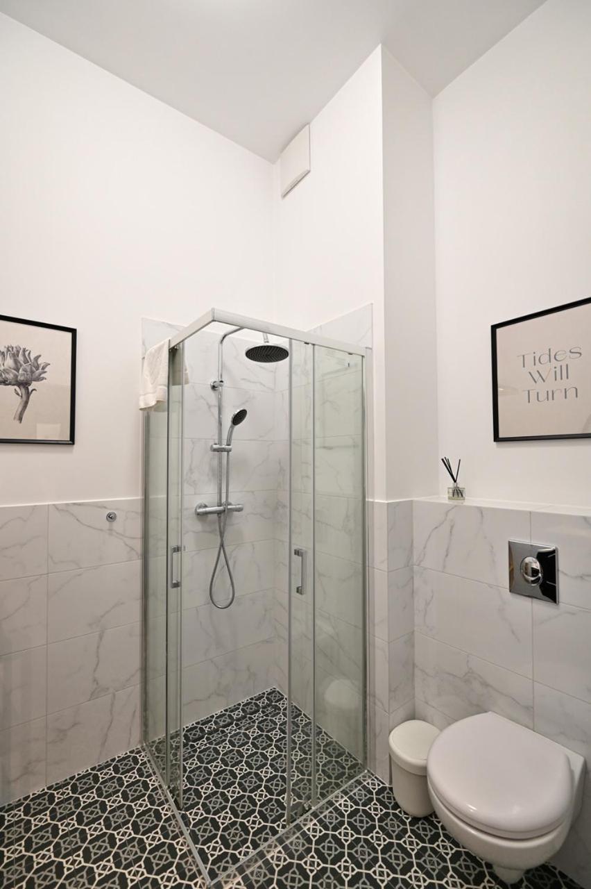 Live & Travel Apartments Waterlane Vintage グダニスク エクステリア 写真