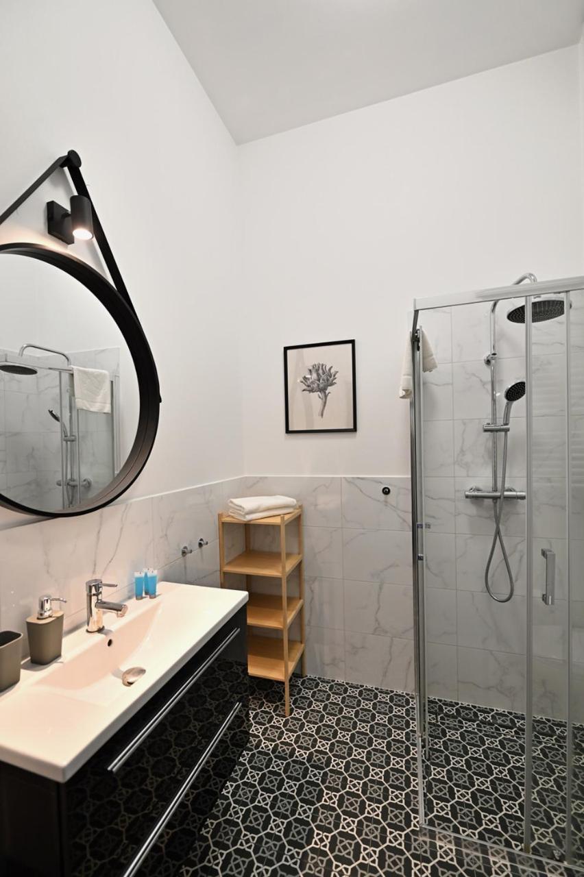 Live & Travel Apartments Waterlane Vintage グダニスク エクステリア 写真